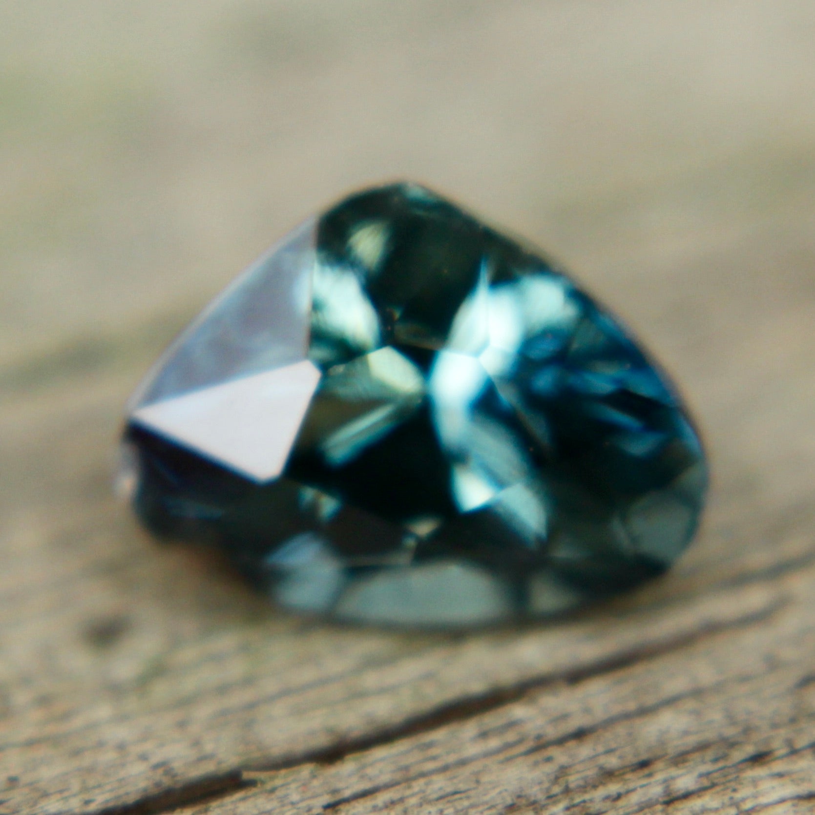 Natural Blue  Green Sapphire - Sapphirepal