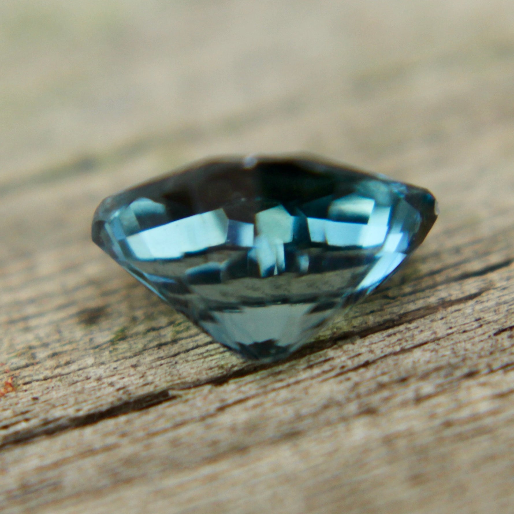 Natural Blue  Green Sapphire - Sapphirepal