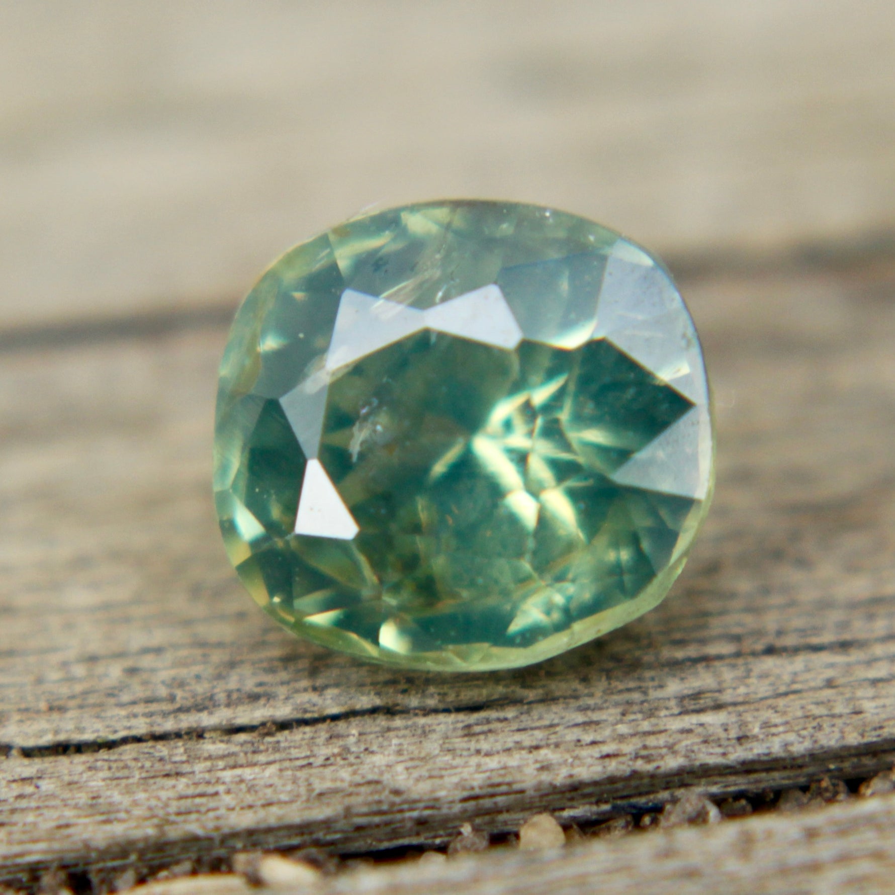 Natural Green Sapphire - Sapphirepal