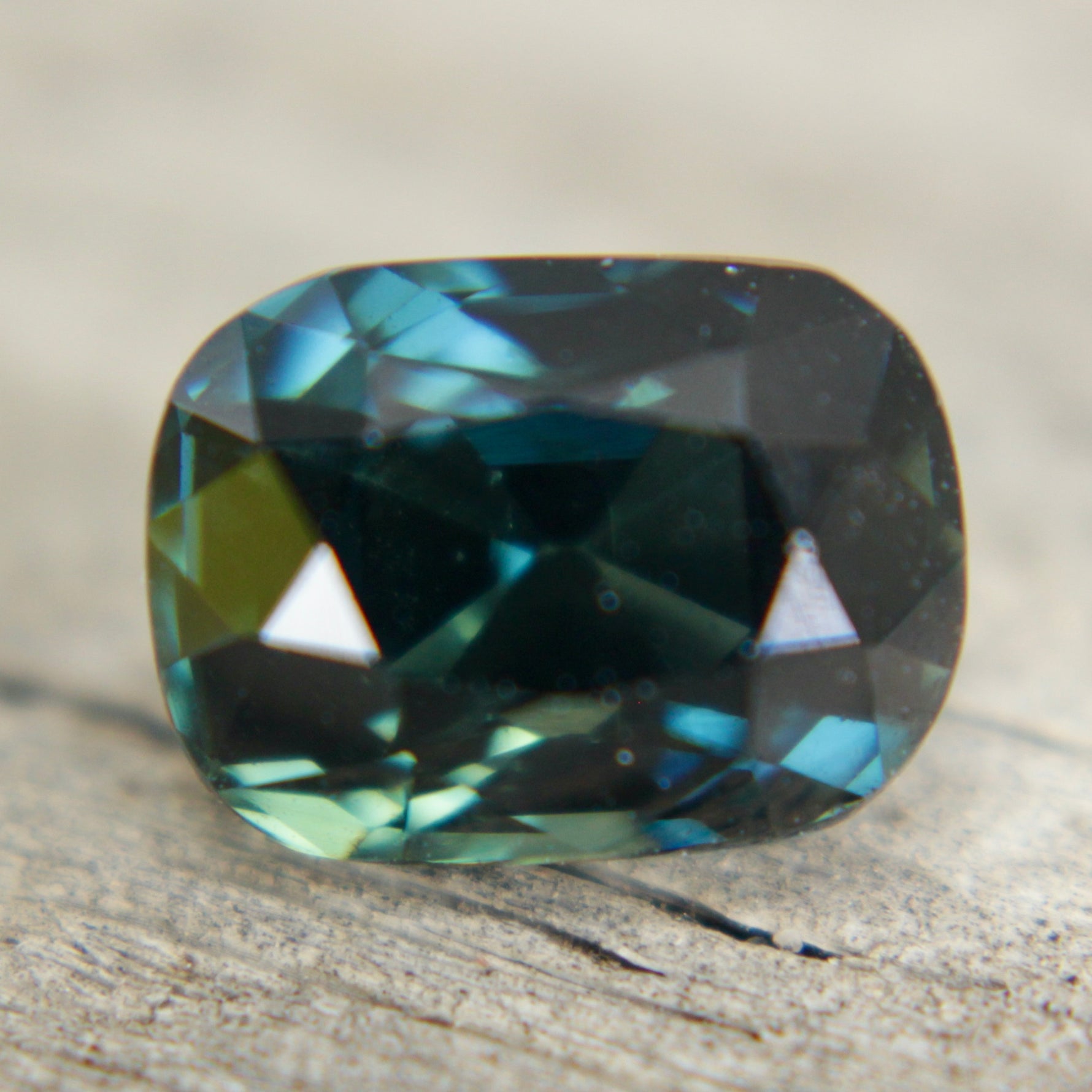 Natural Blue Green Sapphire - Sapphirepal