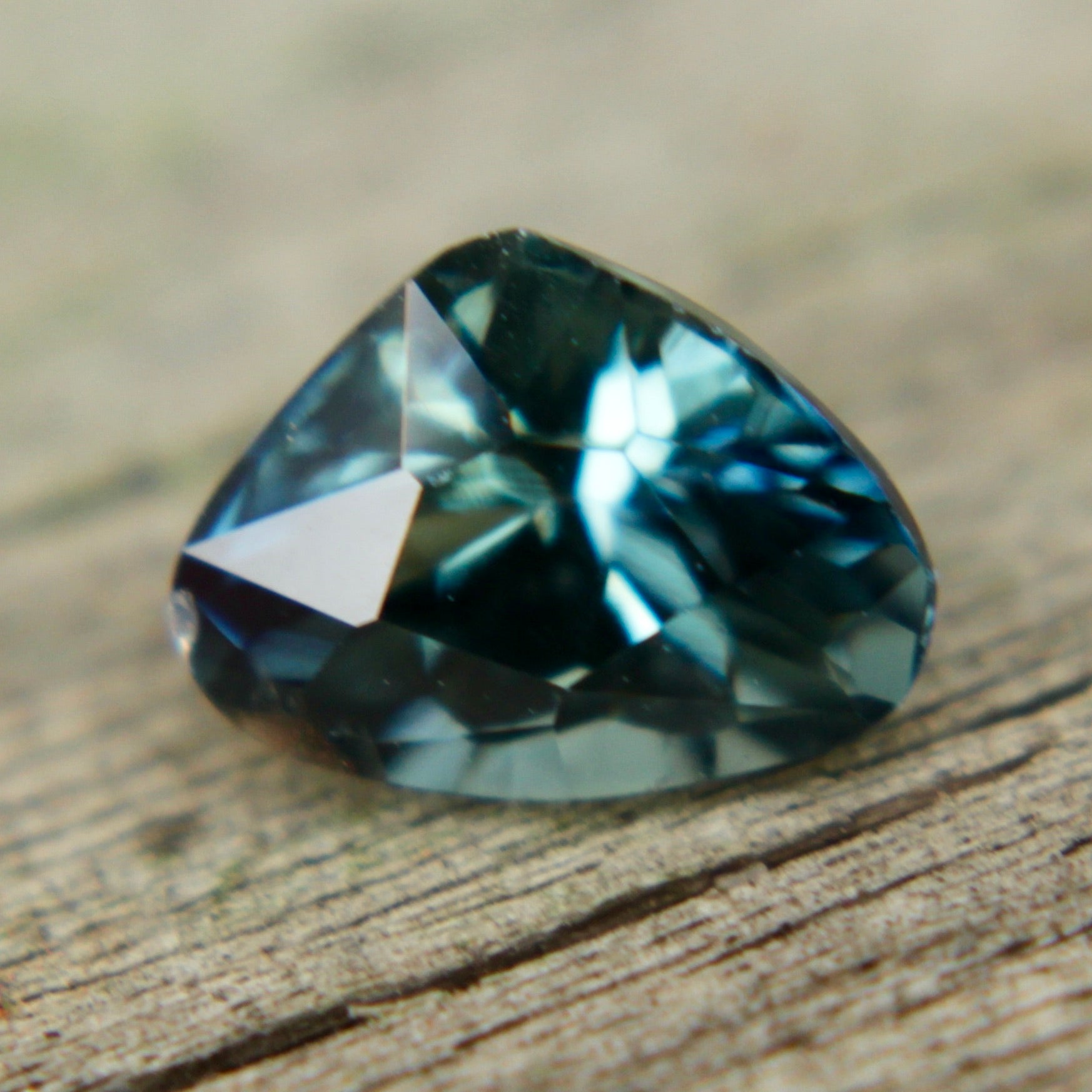 Natural Blue  Green Sapphire - Sapphirepal