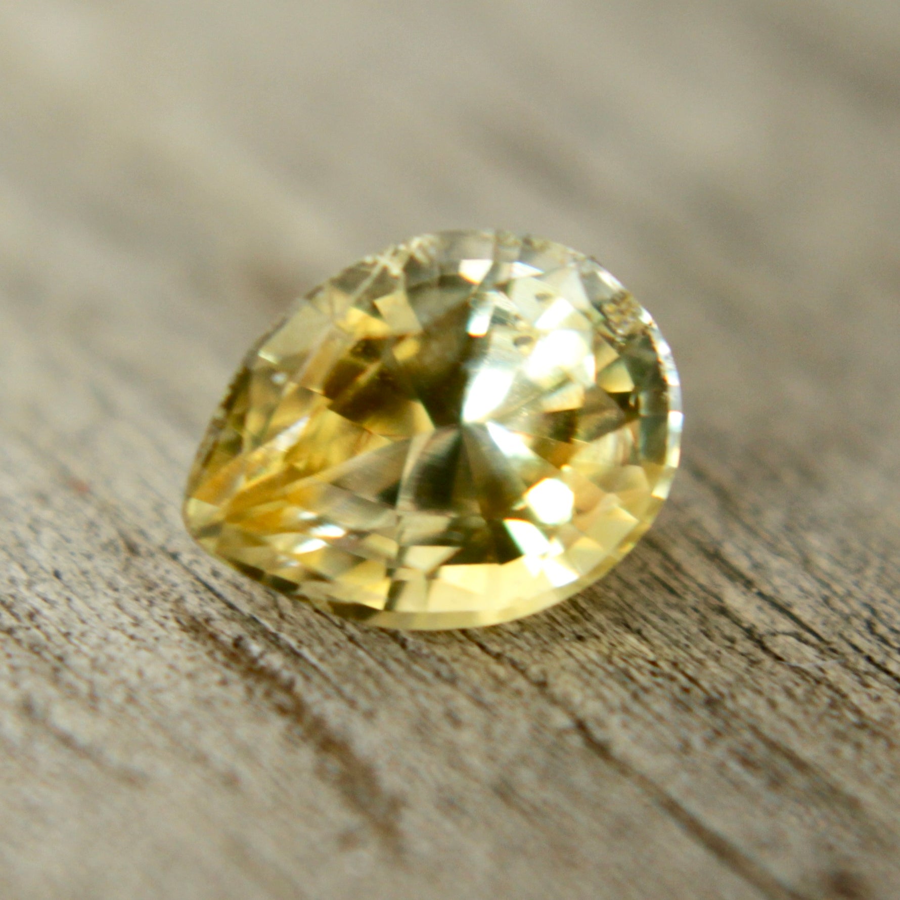 Natural Yellow Sapphire - Sapphirepal