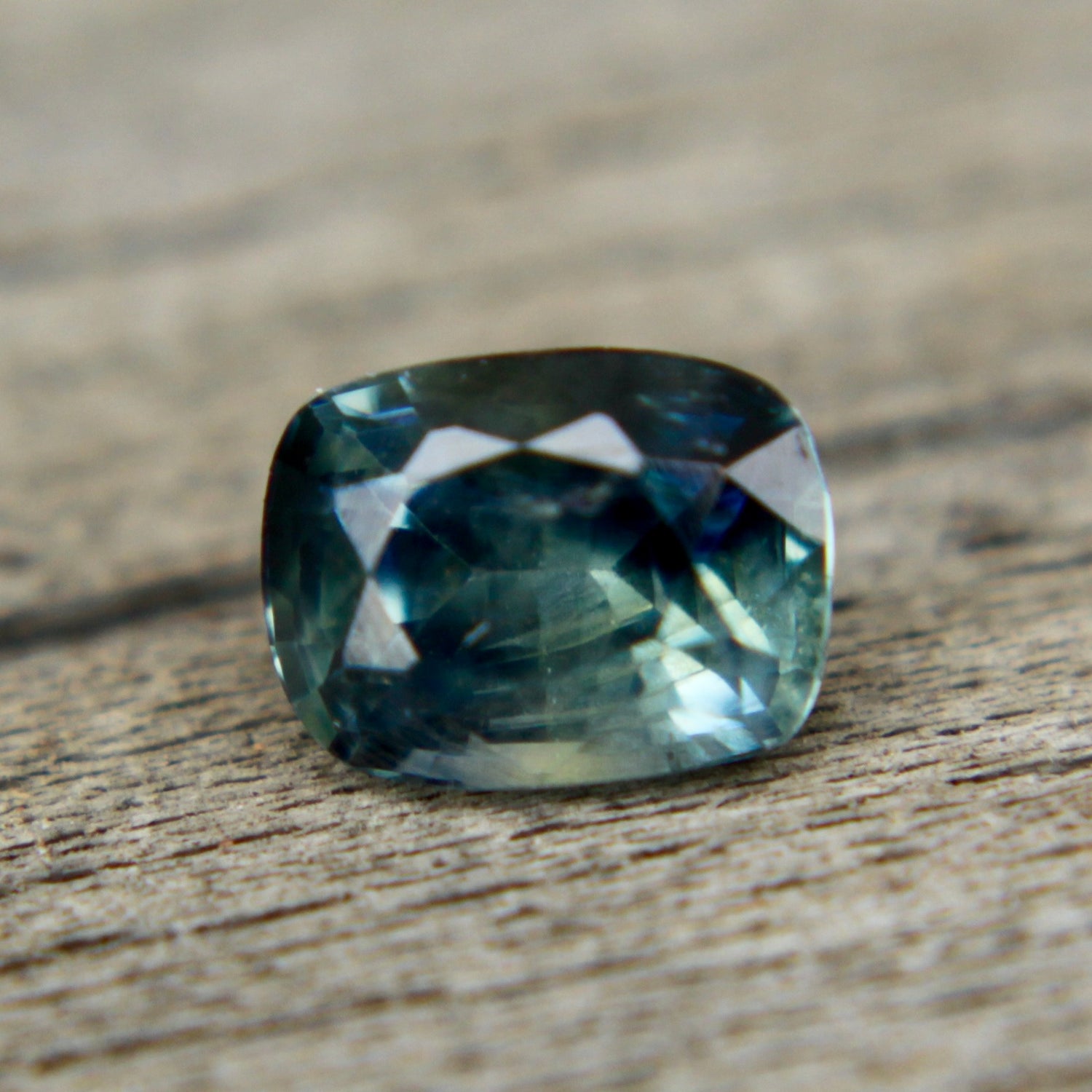 Natural Blue  Green Sapphire - Sapphirepal