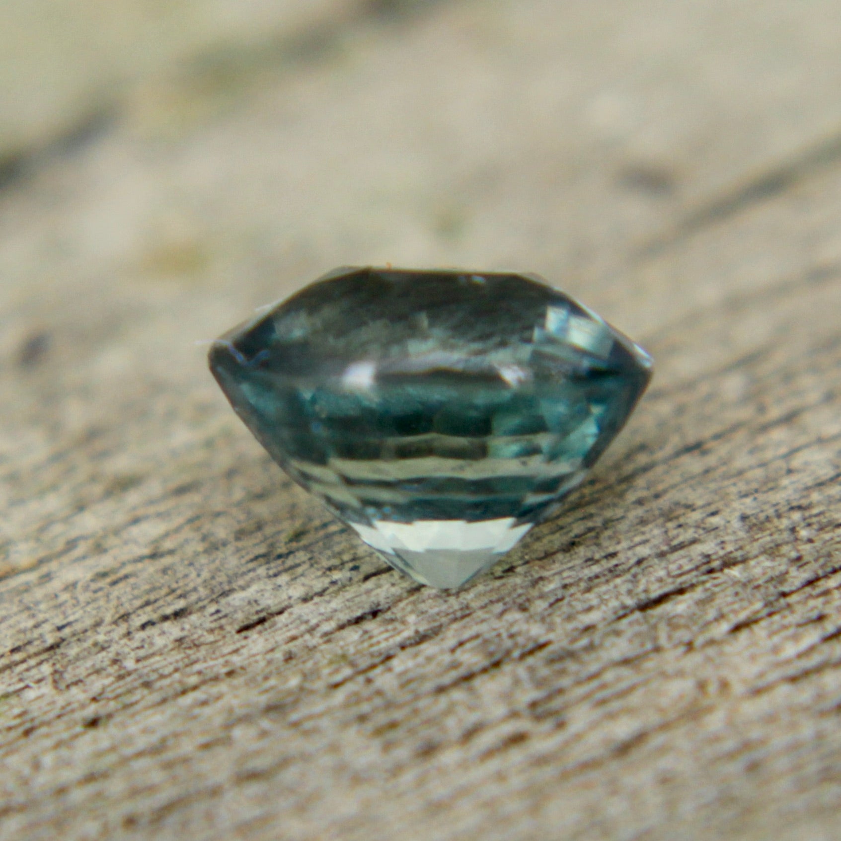 Natural Green Sapphire - Sapphirepal