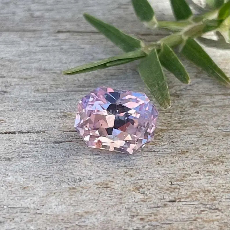 Extremely Rare Natural Padparadsha Sapphire gems-756e