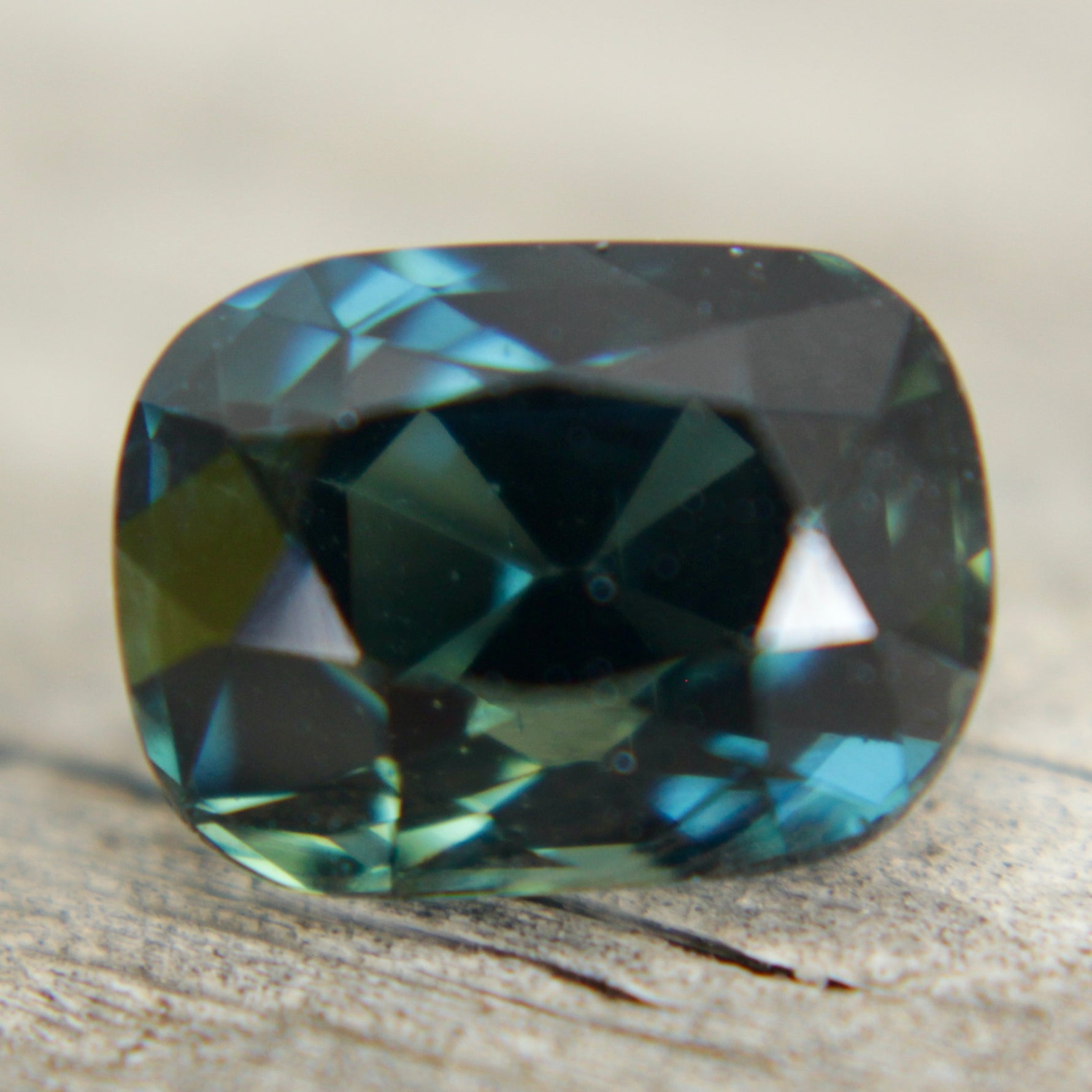 Natural Blue Green Sapphire - Sapphirepal