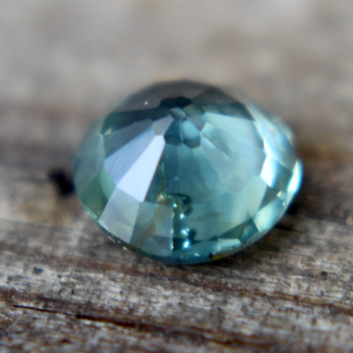 Natural Green Sapphire - Sapphirepal