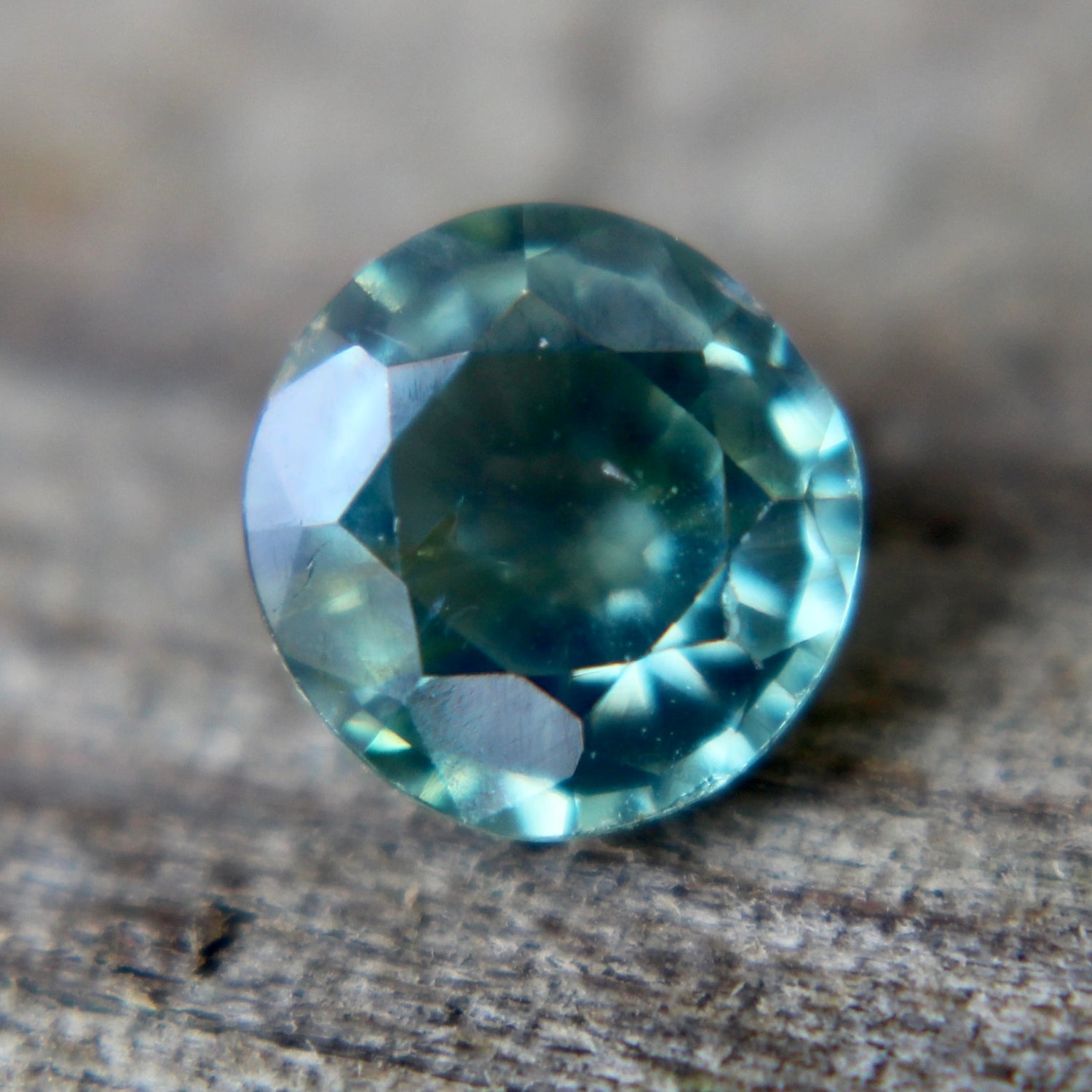 Natural Green Sapphire - Sapphirepal