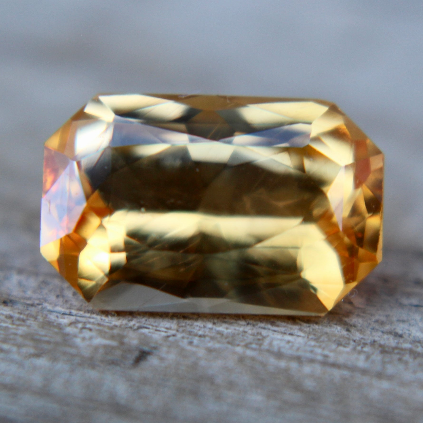 Natural Golden Yellow Sapphire - Sapphirepal