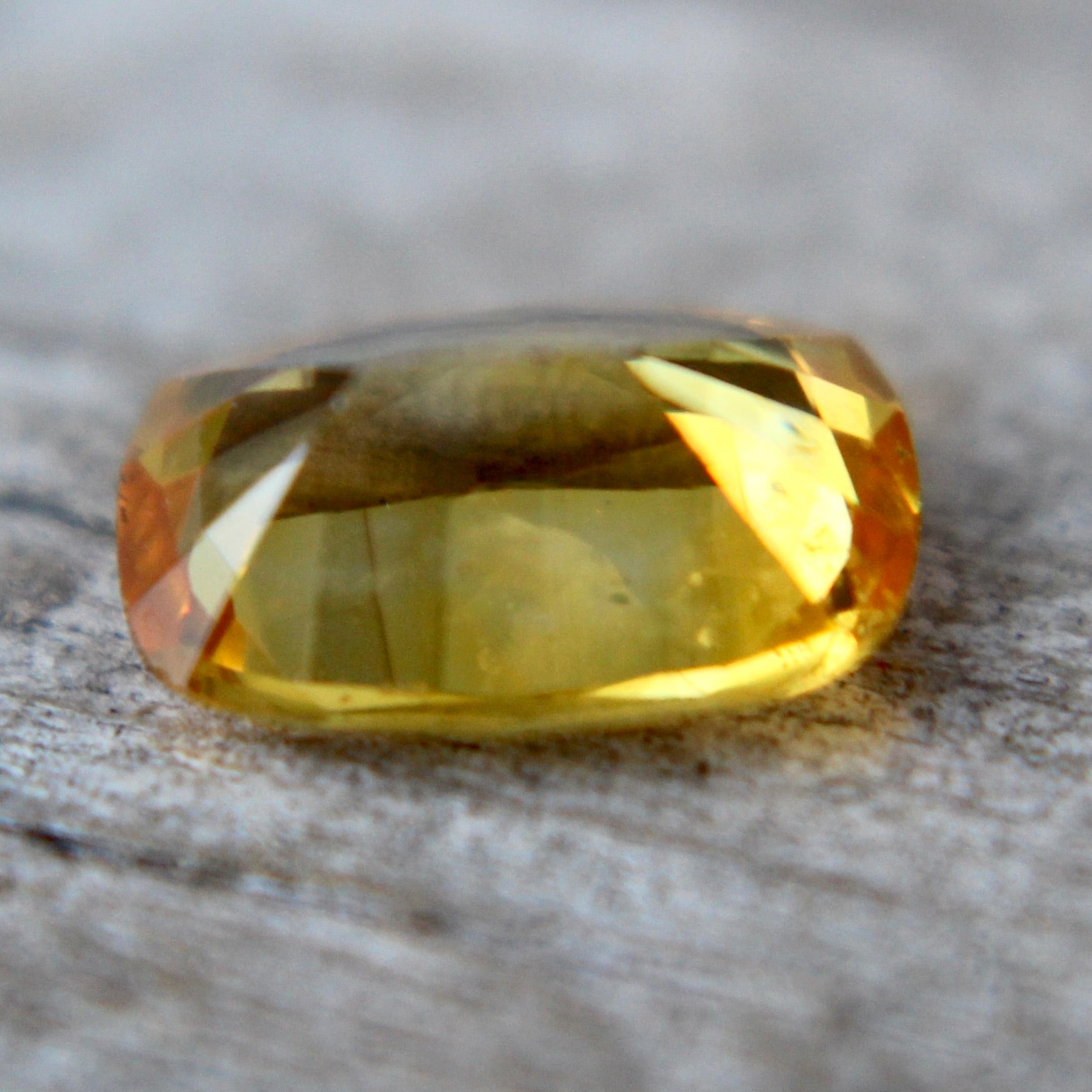 Natural Yellow Sapphire - Sapphirepal