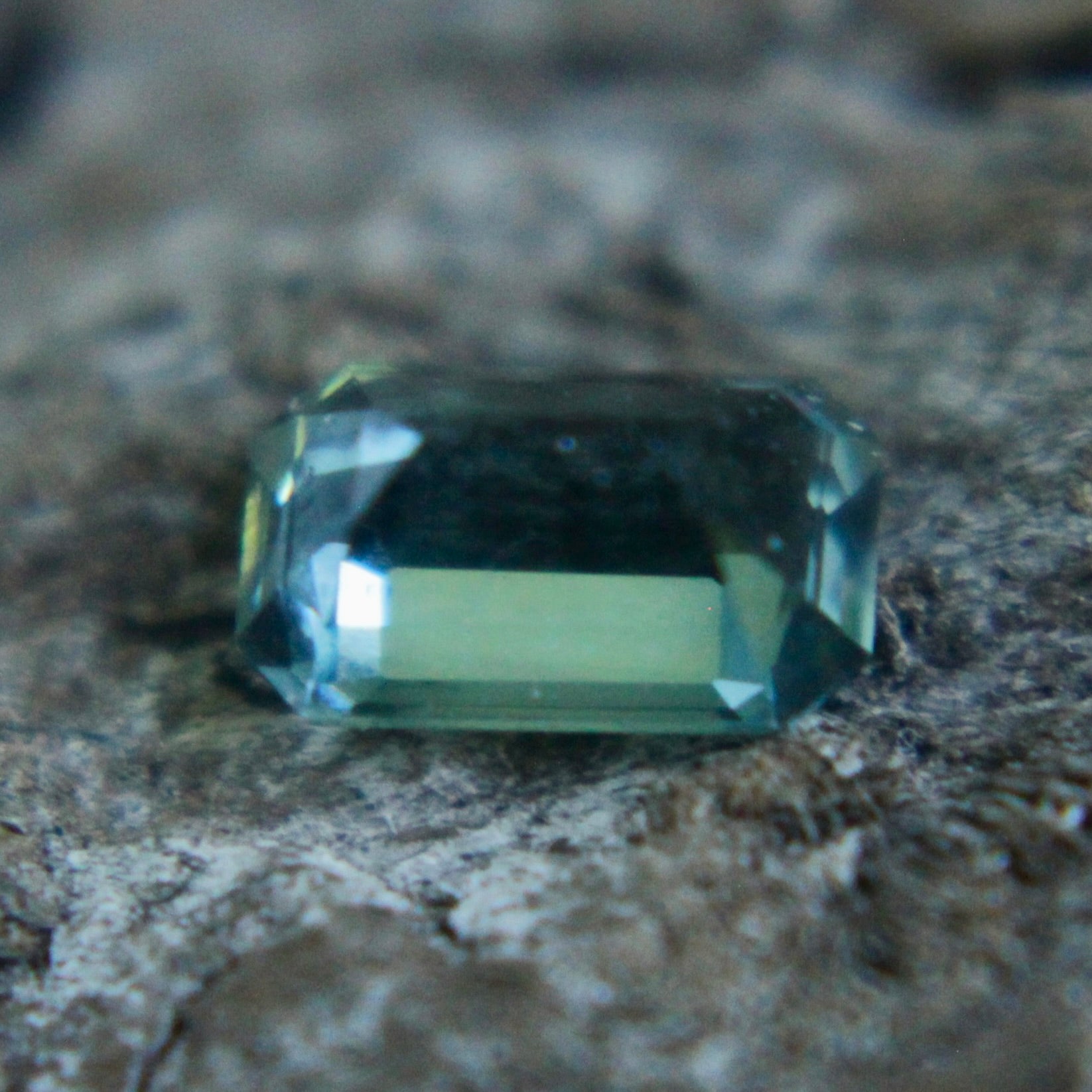 Natural Green Sapphire - Sapphirepal