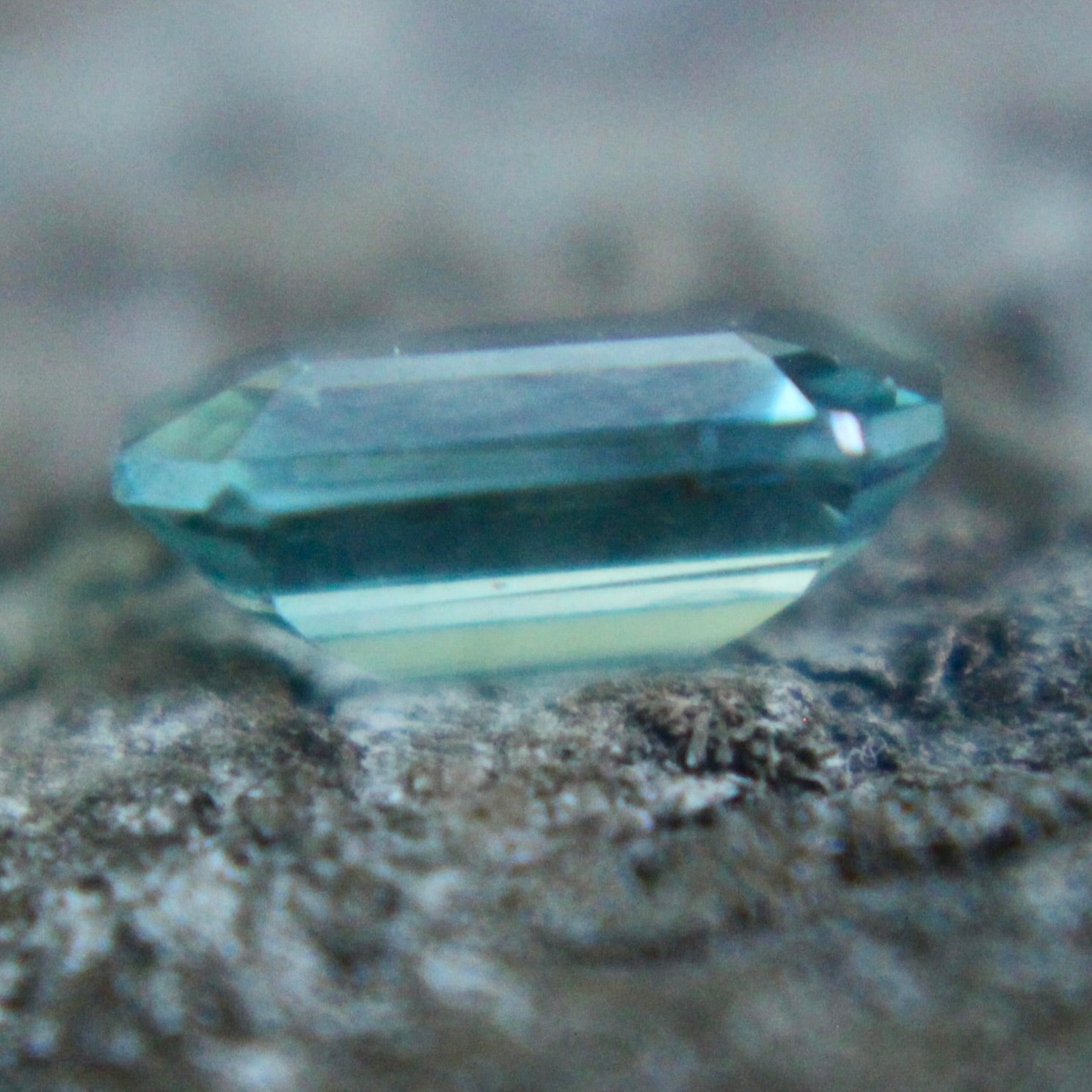 Natural Green Sapphire - Sapphirepal