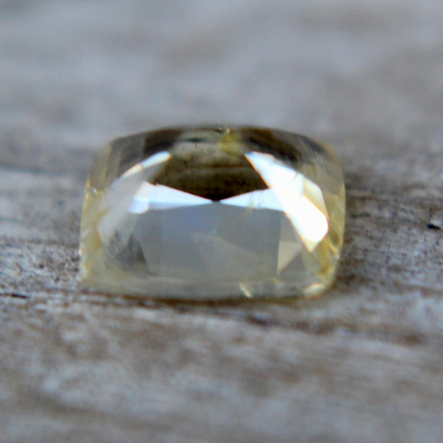 Natural Yellow Sapphire - Sapphirepal