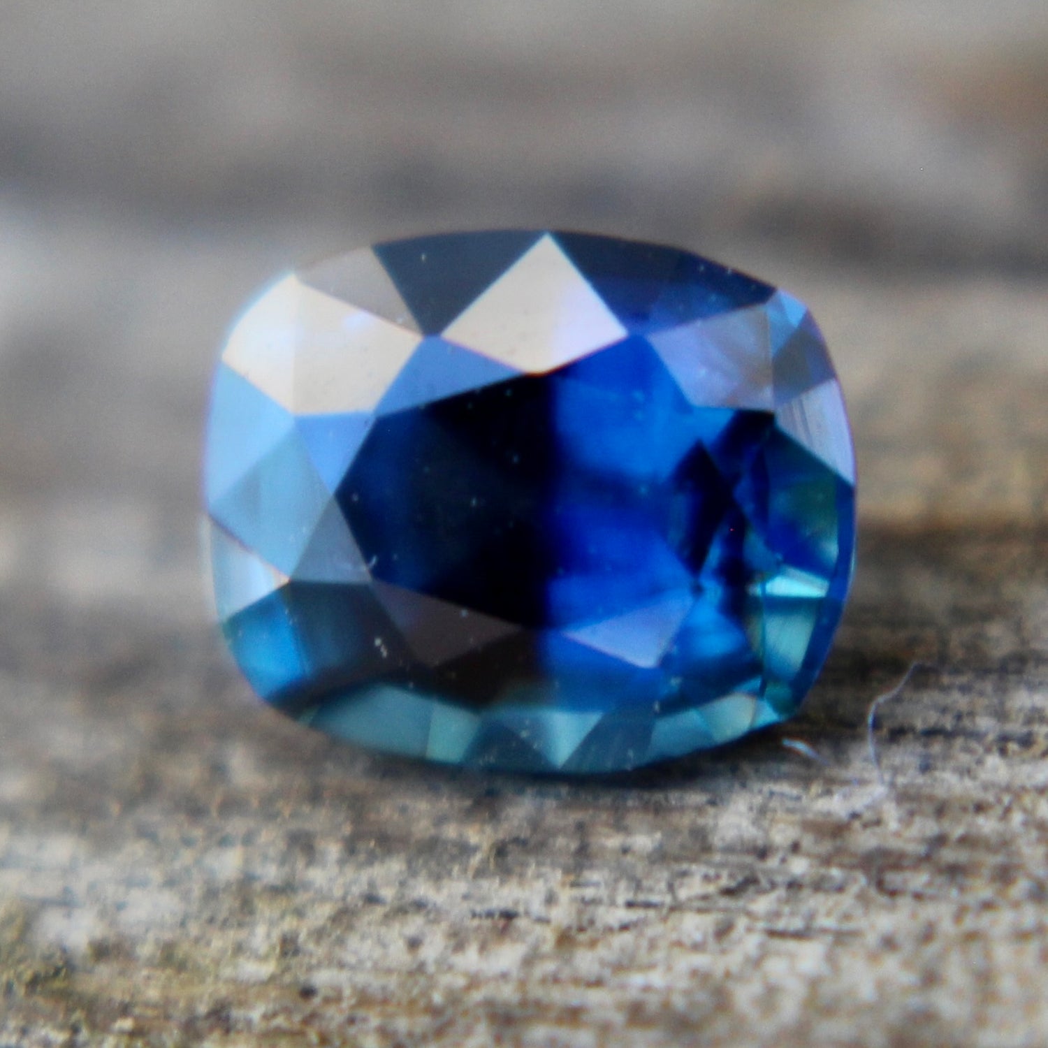 Natural Greenish Blue Sapphire - Sapphirepal