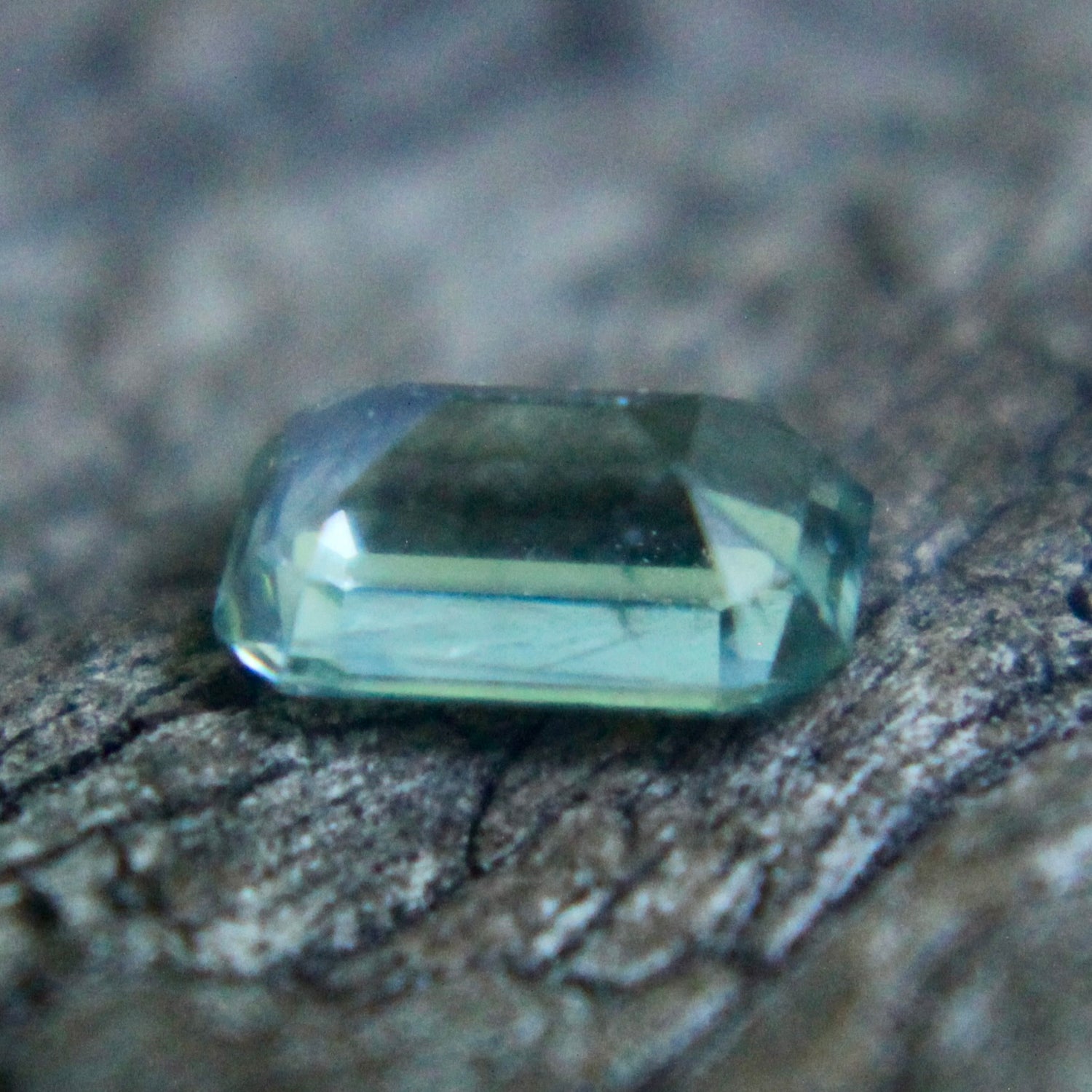 Natural Green Sapphire - Sapphirepal