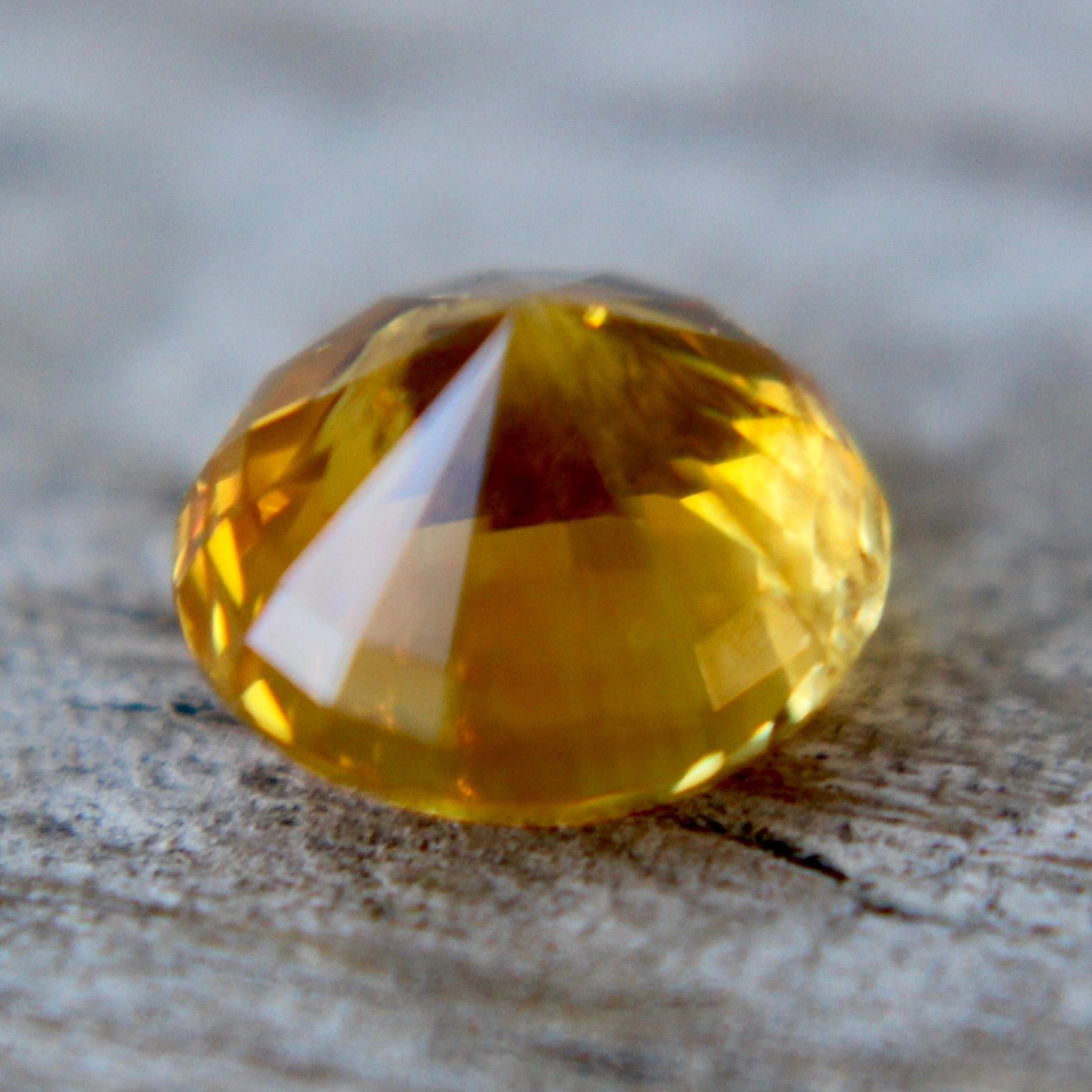 Shimmering Natural Yellow Sapphire - Sapphirepal