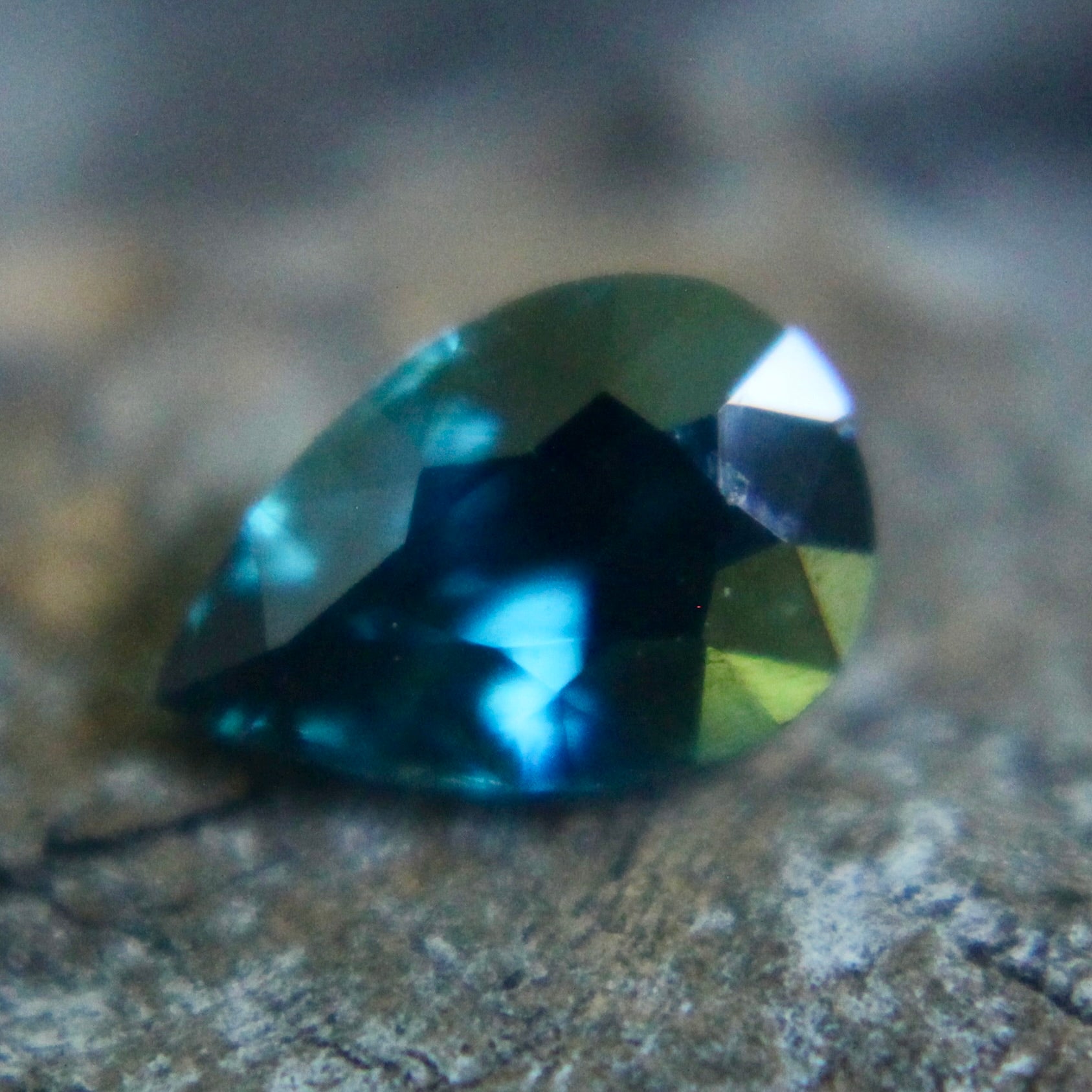 Natural Green Sapphire - Sapphirepal