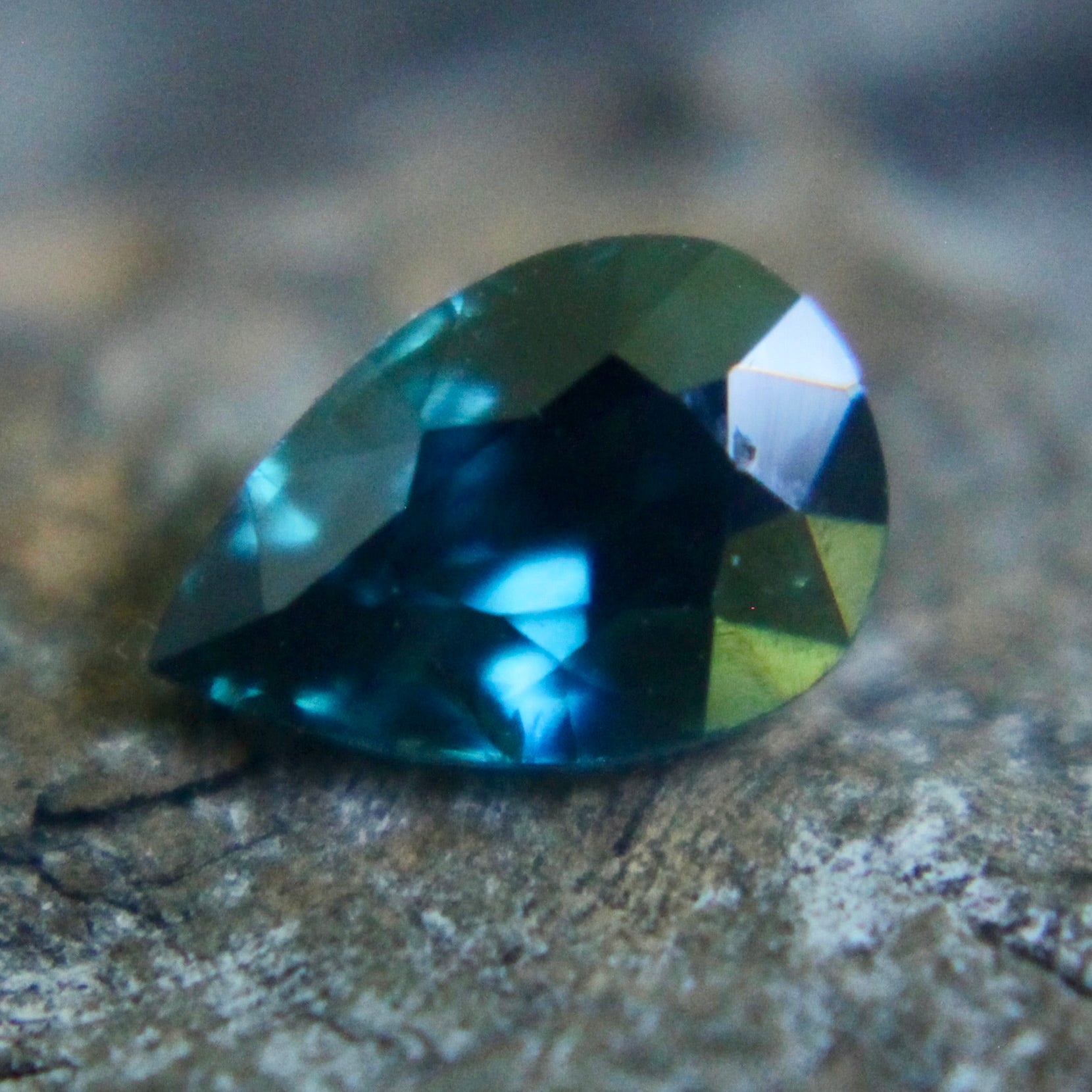 Natural Green Sapphire - Sapphirepal