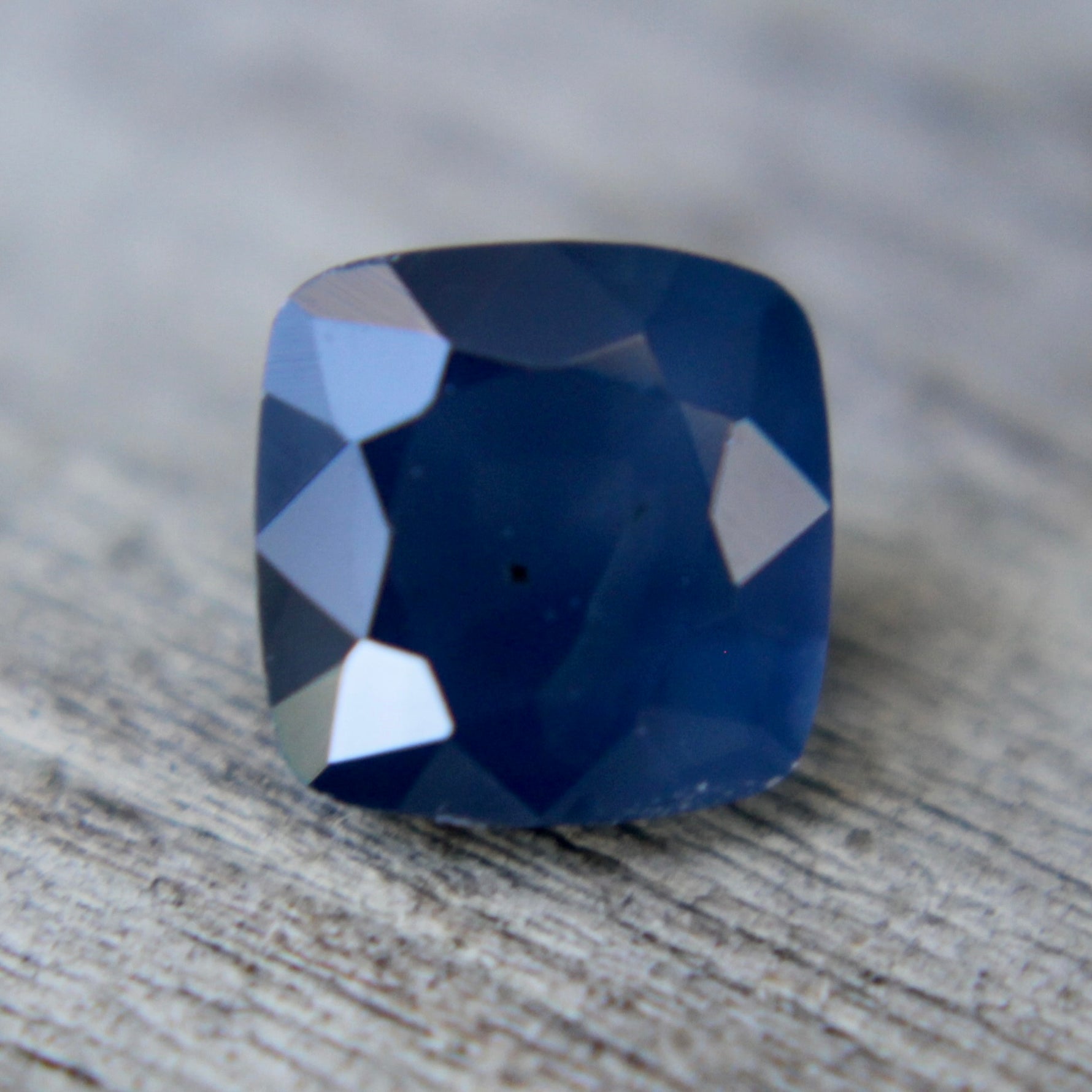 Natural Greenish Blue Sapphire - Sapphirepal