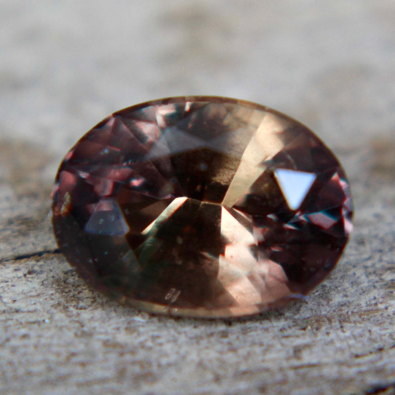 Natural Brown Sapphire - Sapphirepal