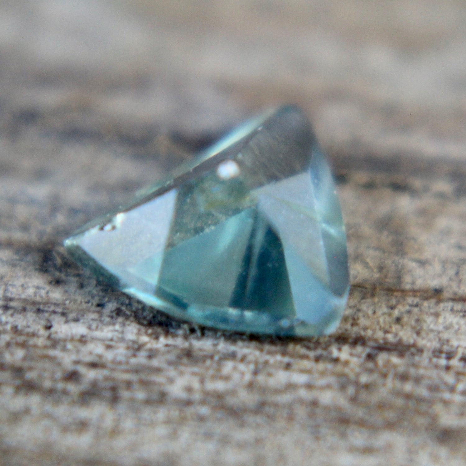 Natural Green Sapphire - Sapphirepal