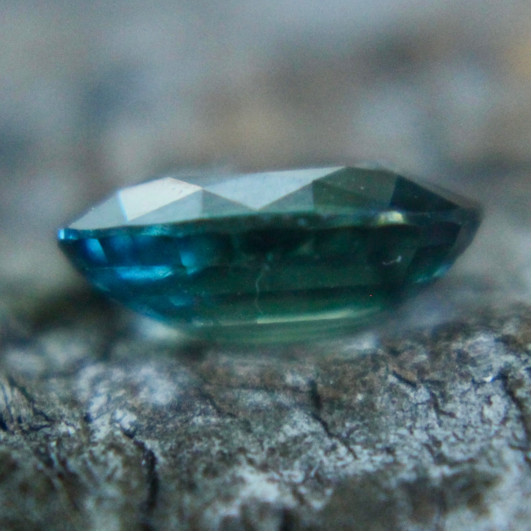 Natural Green Sapphire - Sapphirepal