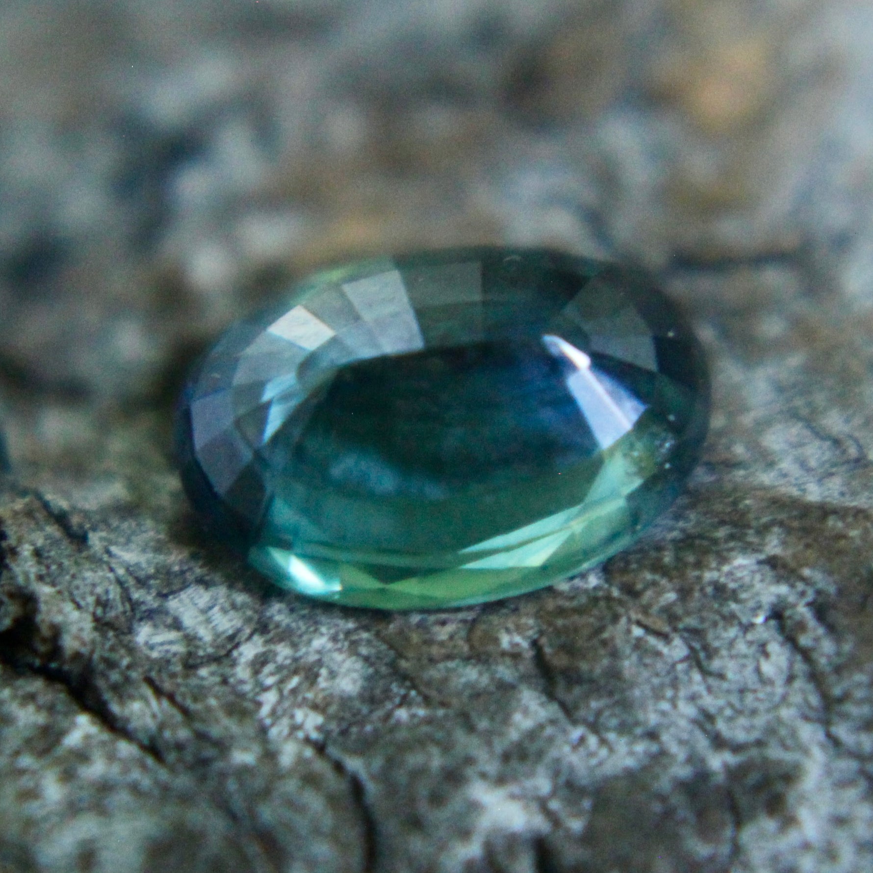 Natural Green Sapphire - Sapphirepal