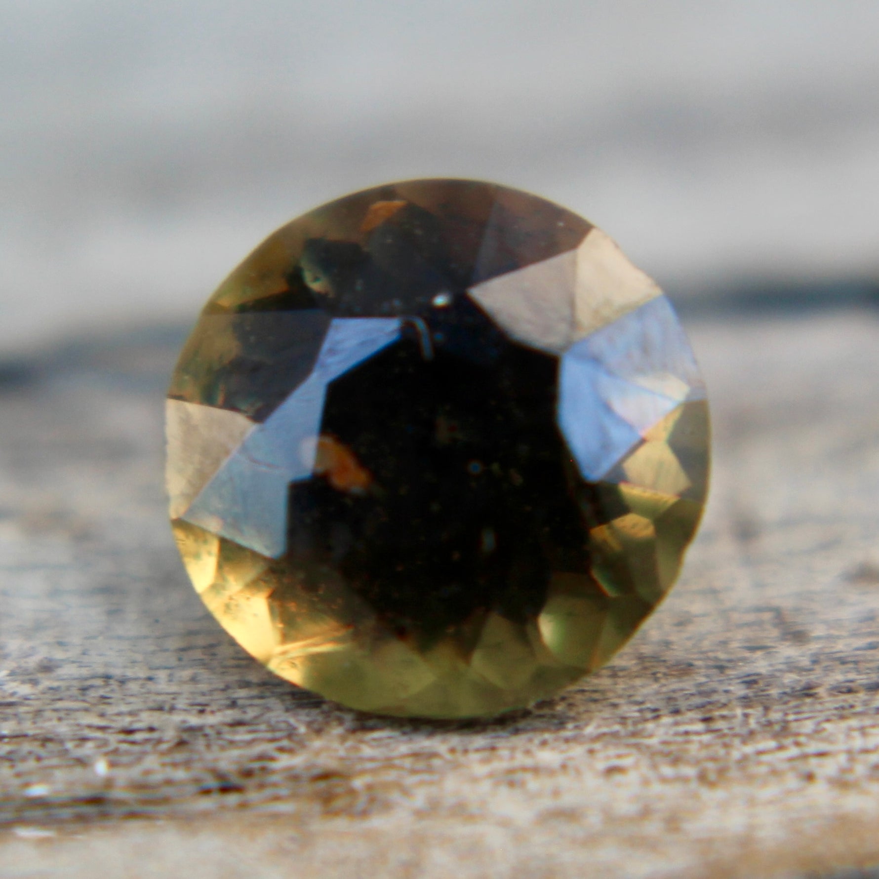 Natural Greenish Yellow  Sapphire - Sapphirepal