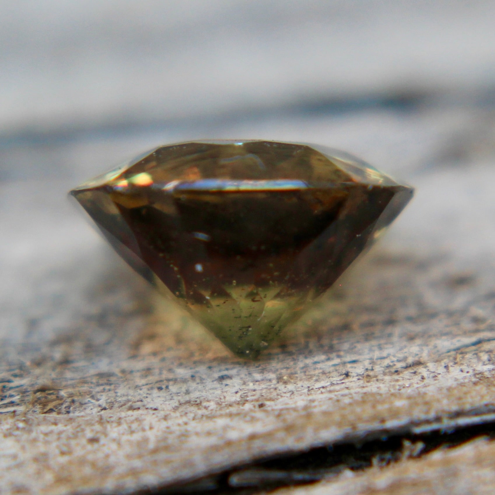 Natural Greenish Yellow  Sapphire - Sapphirepal