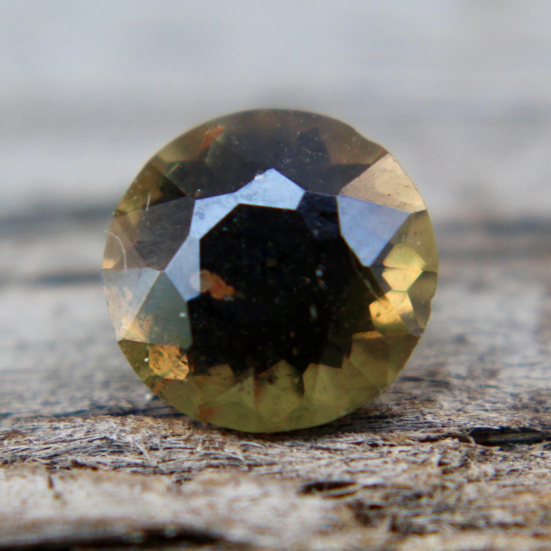 Natural Greenish Yellow  Sapphire - Sapphirepal