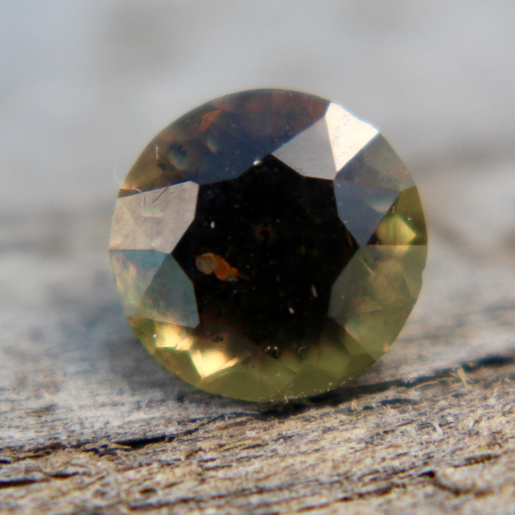 Natural Greenish Yellow  Sapphire - Sapphirepal