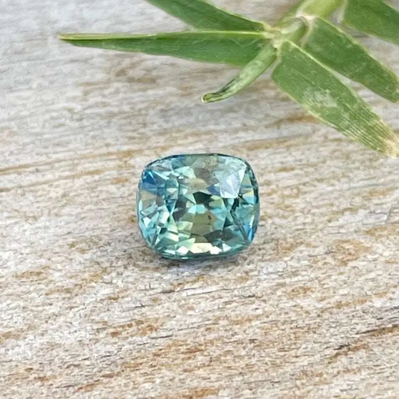 Natural Bi Colour Sapphire gems-756e