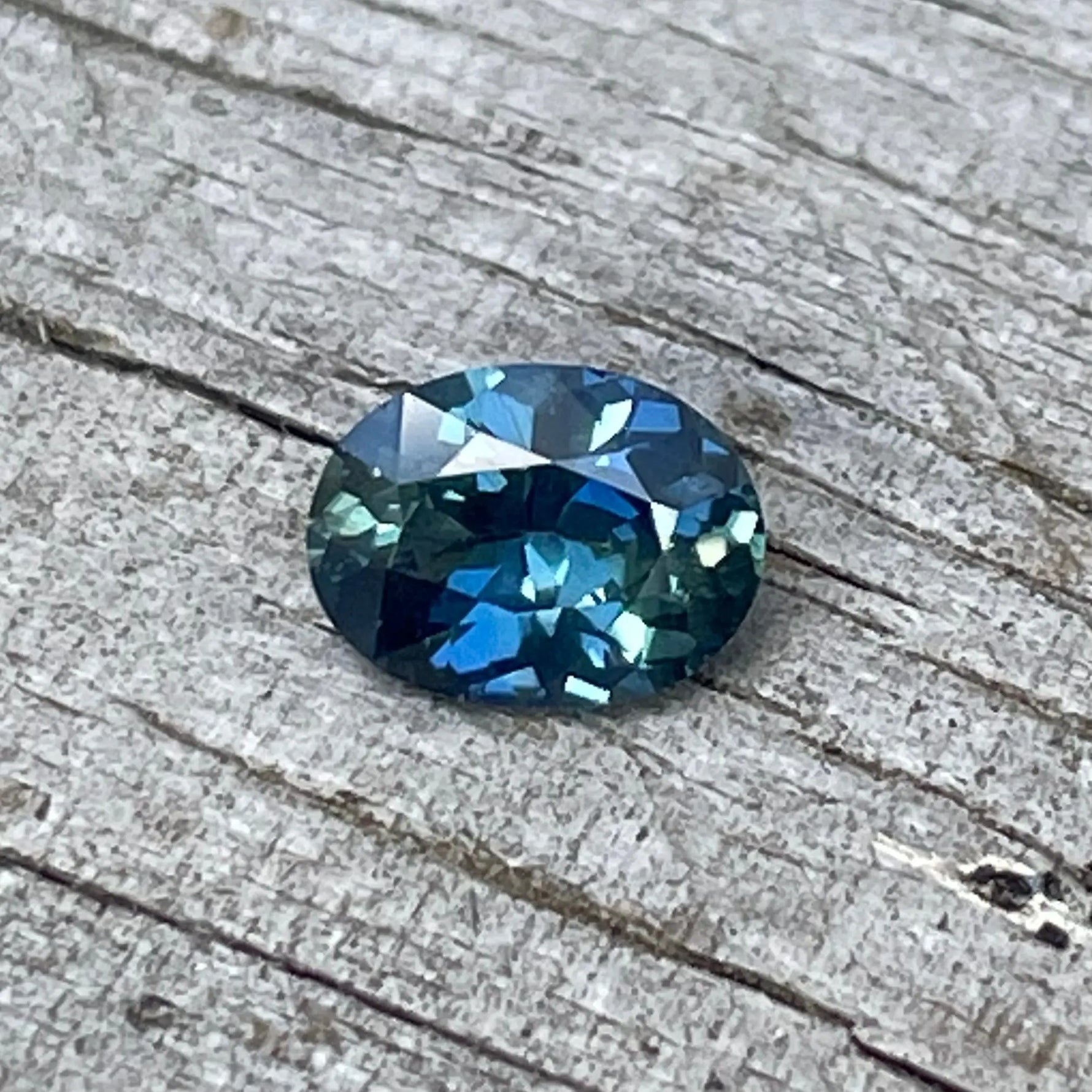 Natural Blue Green Sapphire gems-756e