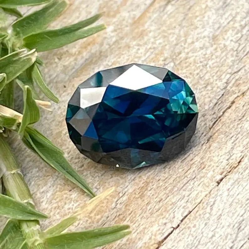 Natural Blue Green Sapphire gems-756e