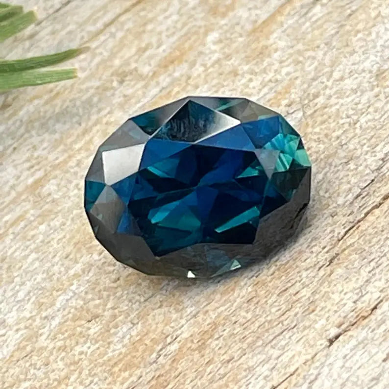 Natural Blue Green Sapphire gems-756e