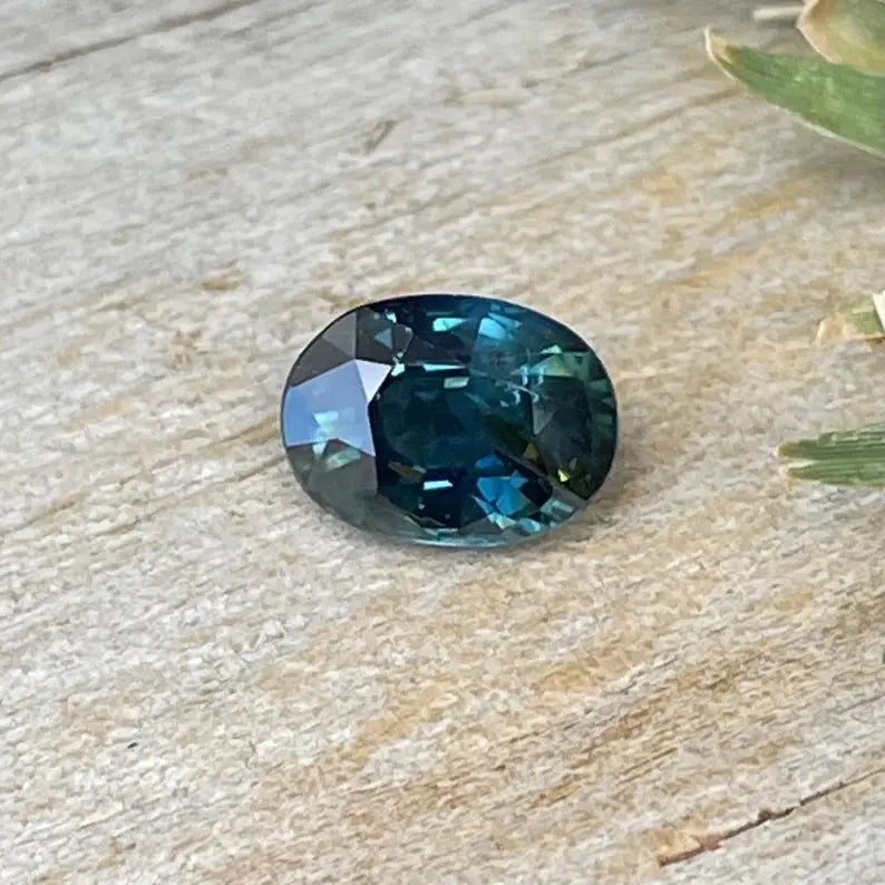 Natural Blue Green Sapphire gems-756e