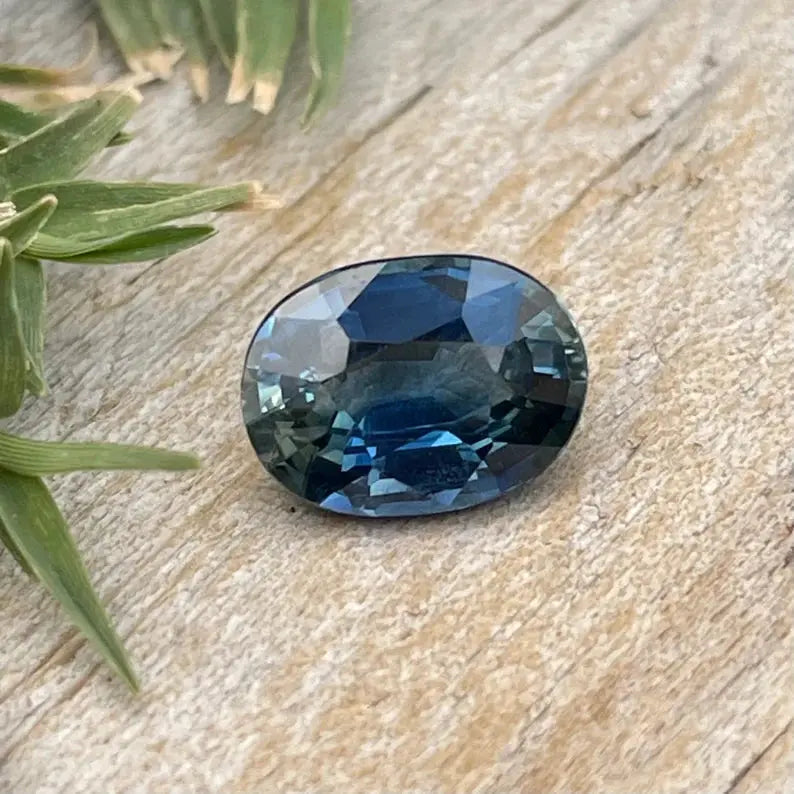 Natural Blue Green Sapphire gems-756e