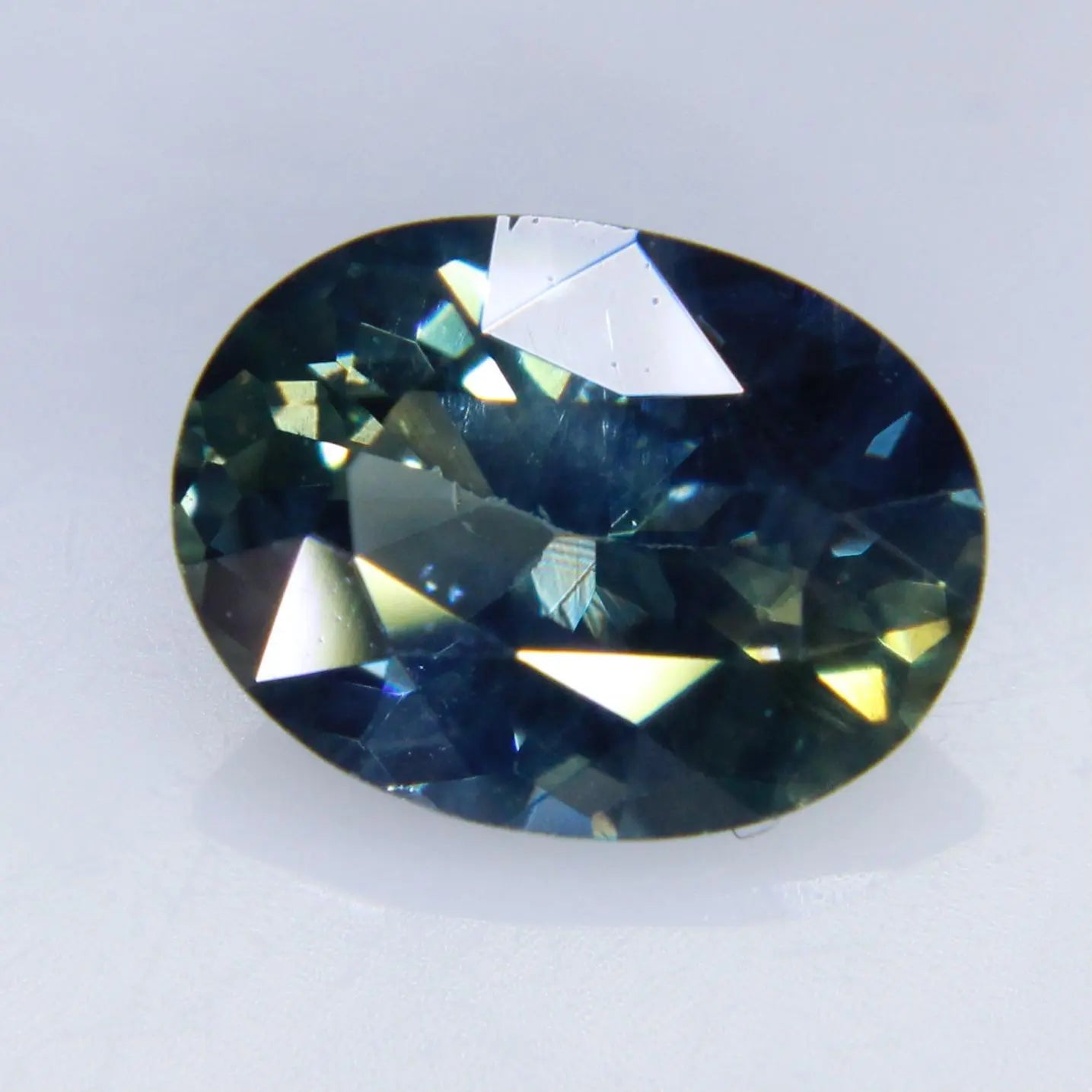 Natural Blue Green Sapphire gems-756e