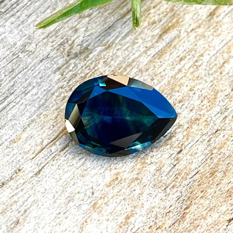 Natural Blue Green Sapphire gems-756e