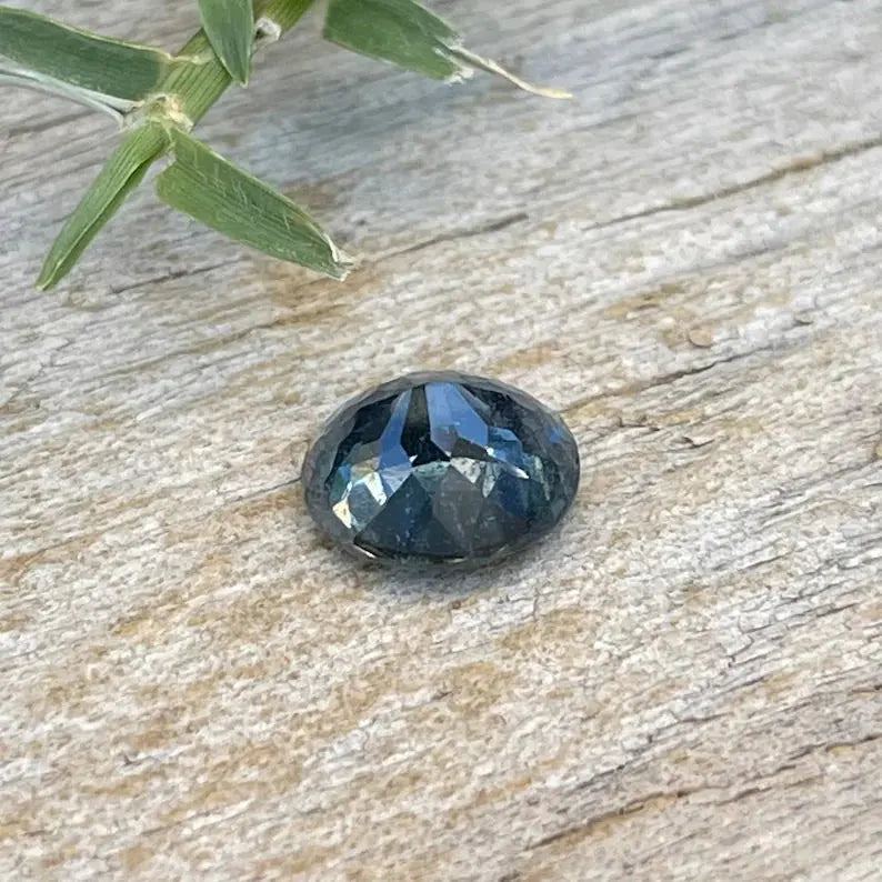 Natural Blue Green Sapphire gems-756e