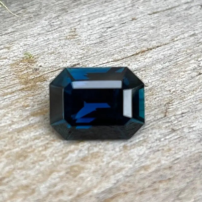 Natural Blue Green Sapphire gems-756e