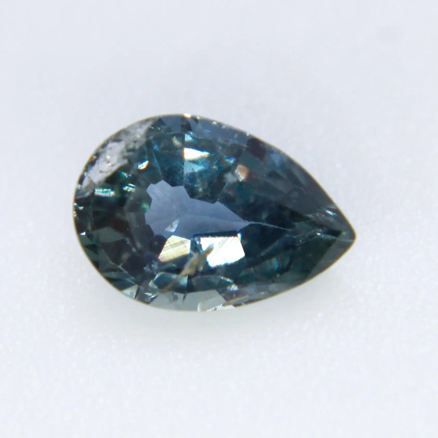 Natural Blue Green Sapphire gems-756e