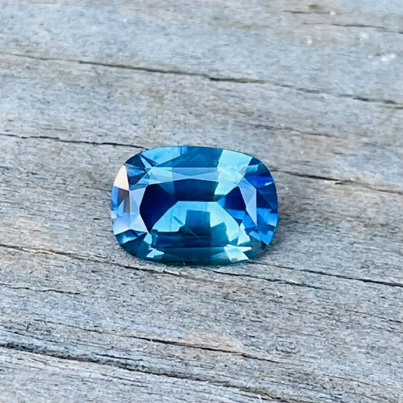 Natural Blue Green Sapphire gems-756e