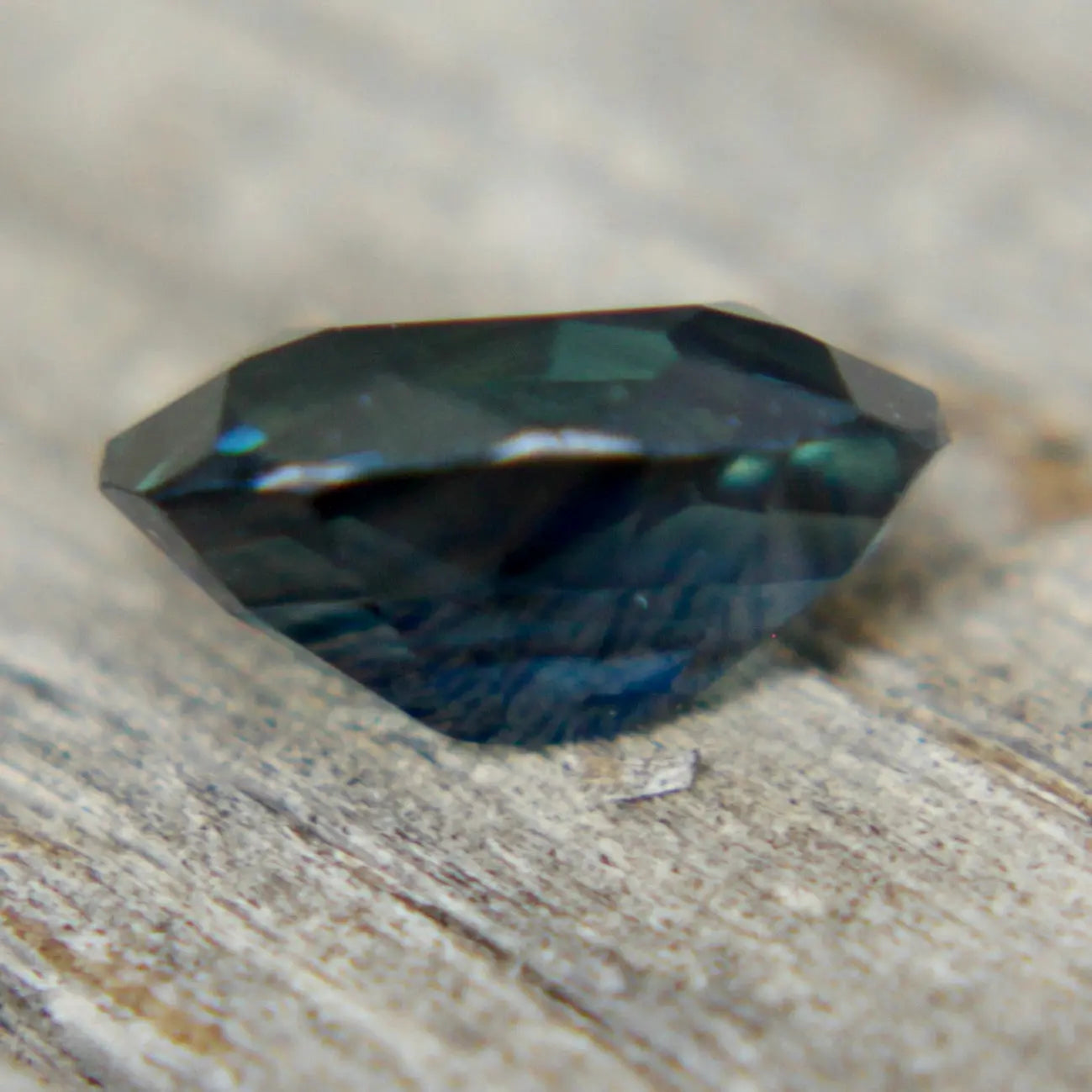 Natural Blue Green Sapphire gems-756e