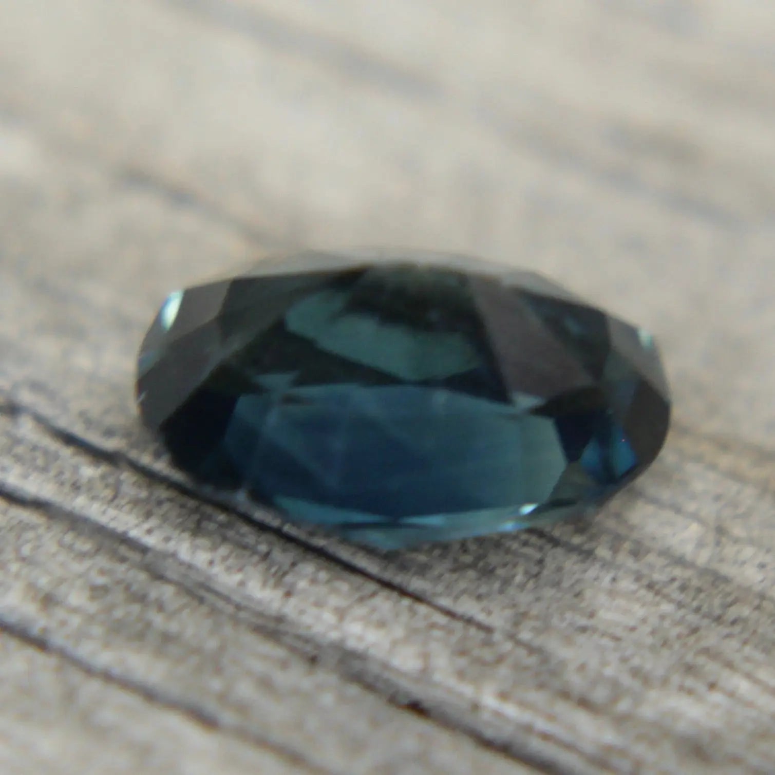 Natural Blue Green Sapphire gems-756e