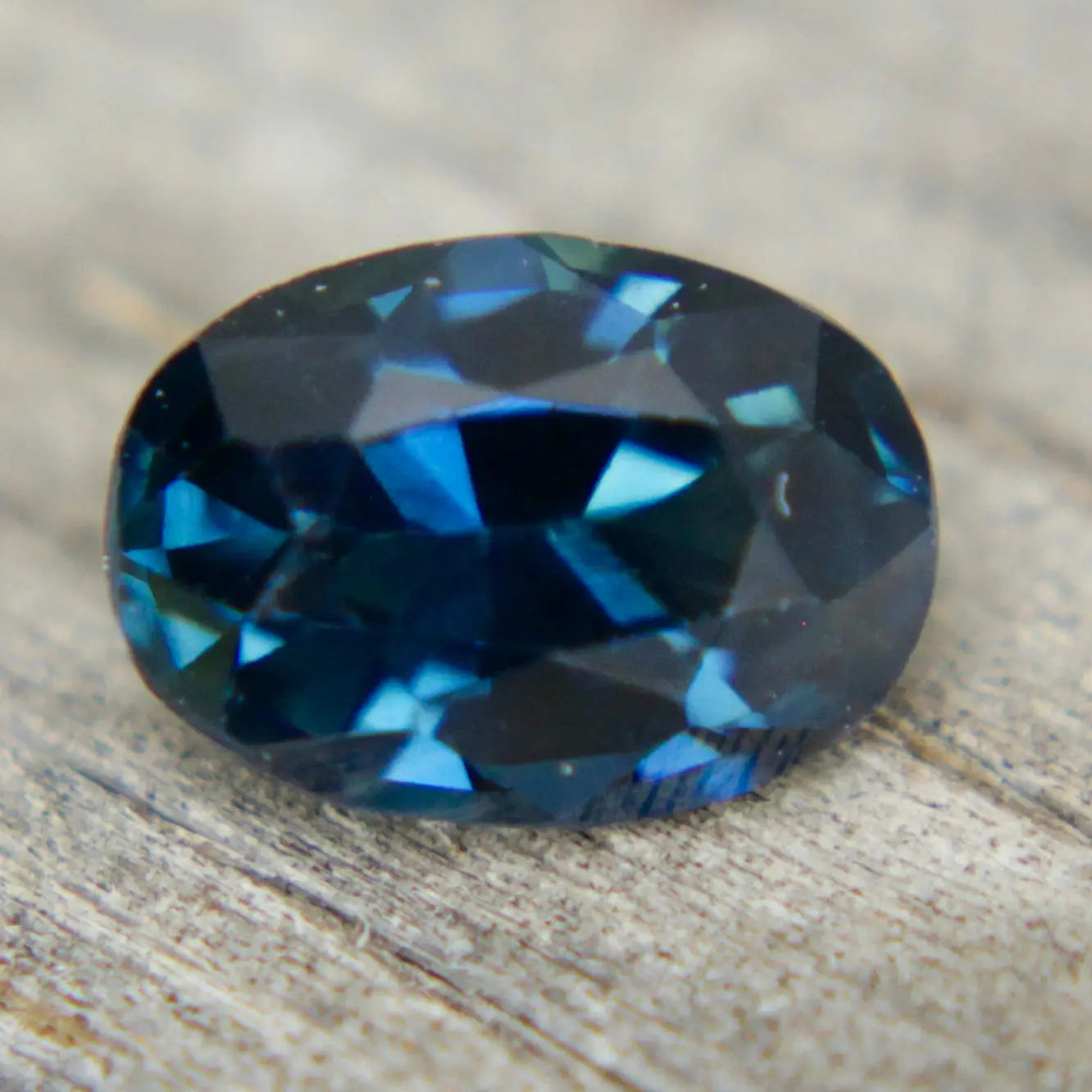 Natural Blue Green Sapphire gems-756e