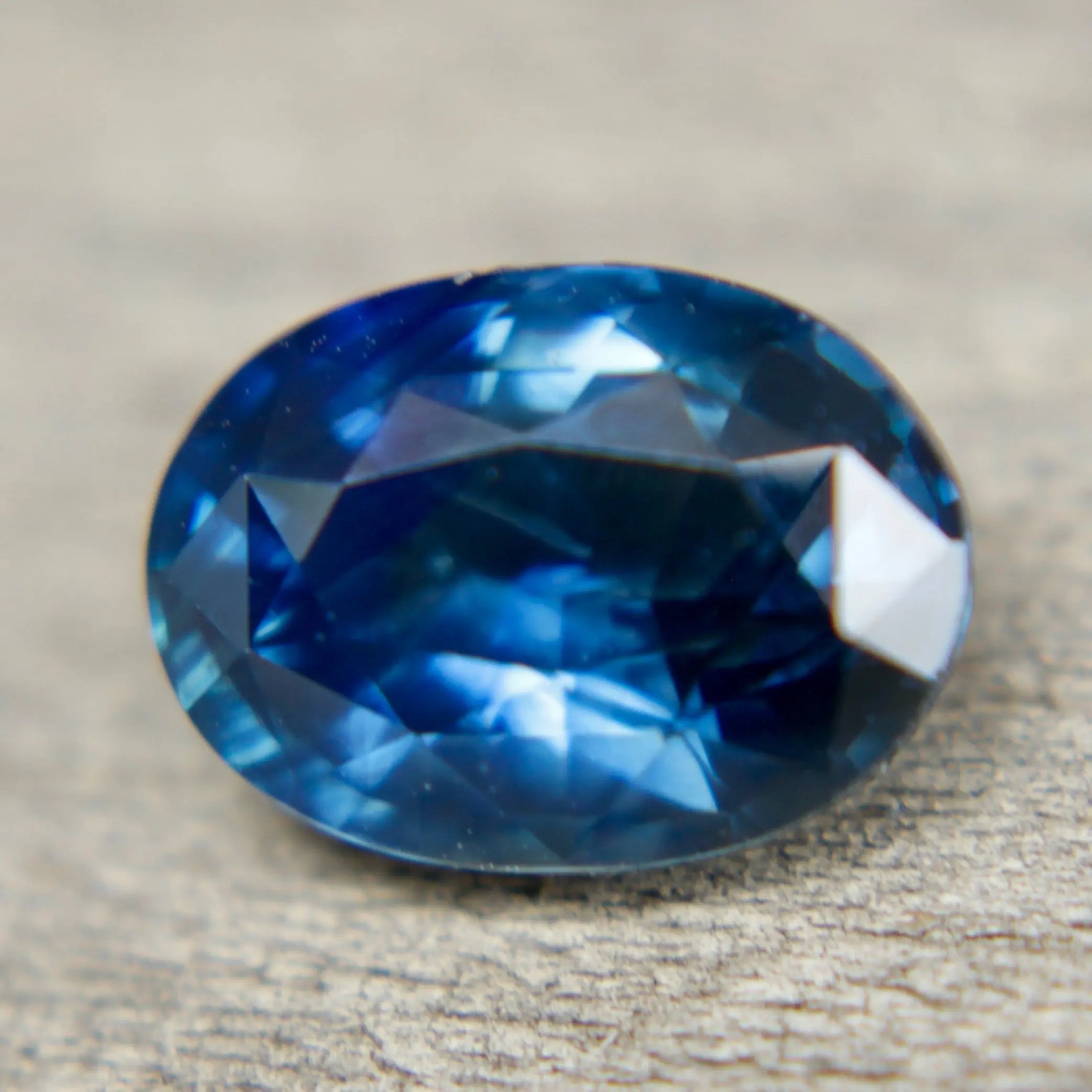 Natural Blue Green Sapphire gems-756e