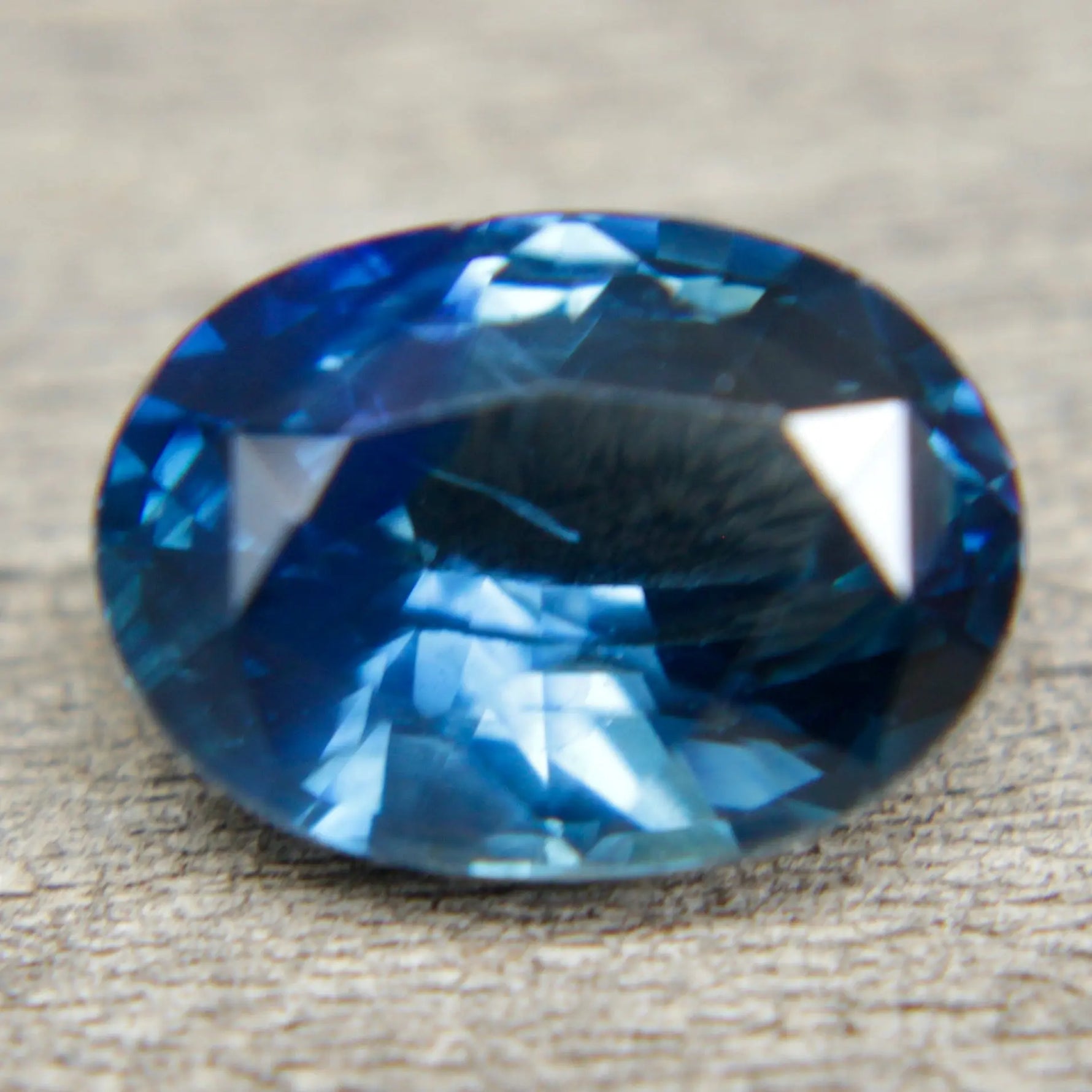 Natural Blue Green Sapphire gems-756e