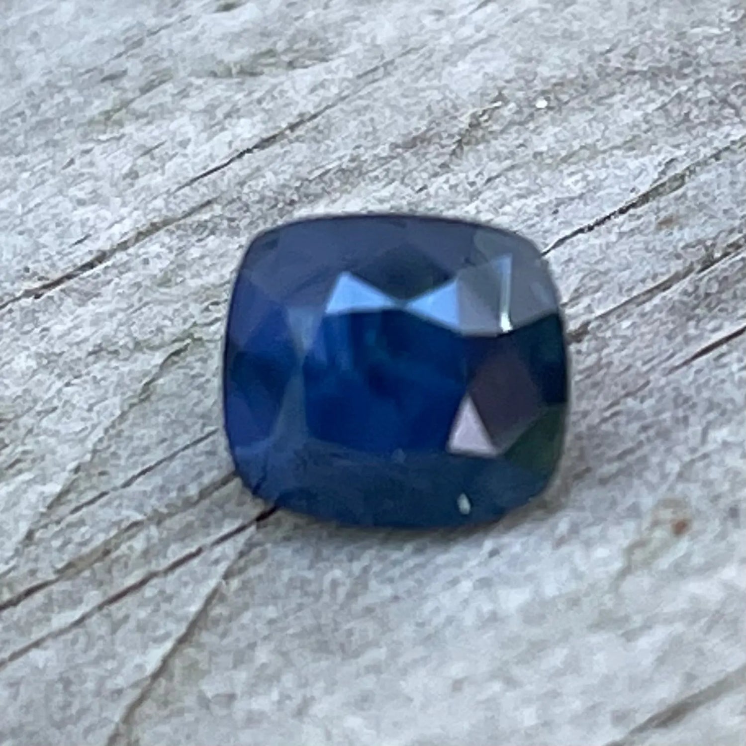 Natural Blue Sapphire gems-756e