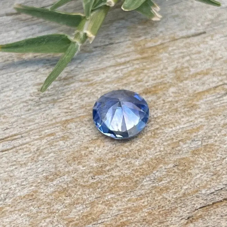 Natural Blue Sapphire gems-756e